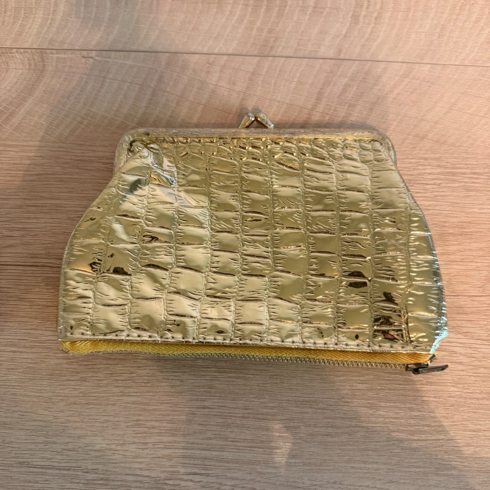 Vintage‎ Gold Metallic Crocodile Embossed Kiss Lock Coin Purse Zippered Bottom
